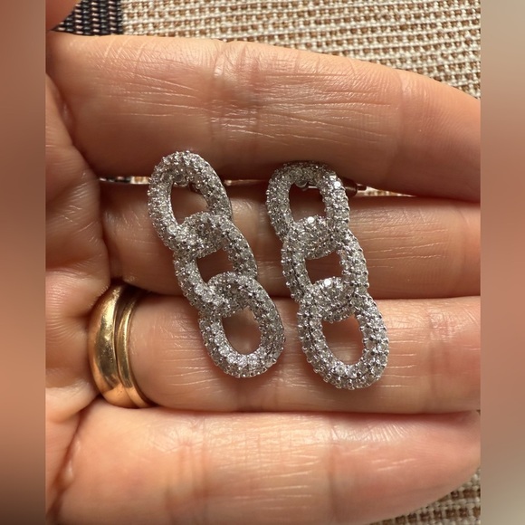 Sparkling Silver Chain Link Earrings - Picture 4 of 5